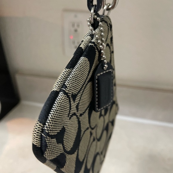 Coach Vintage 2004 Black and Tan Signature Wristlet